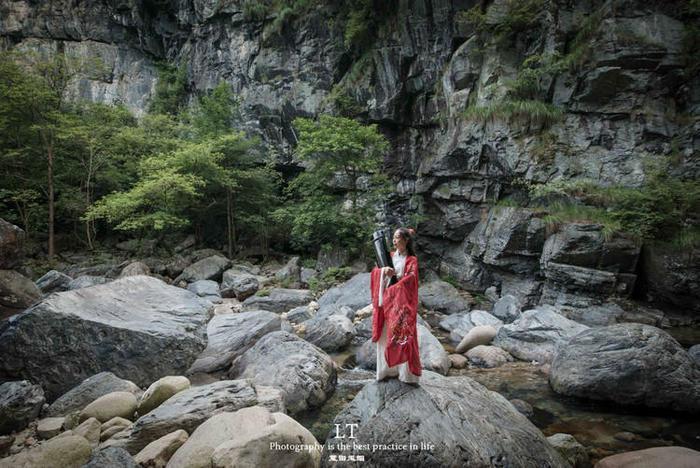 唐瑭探秘：马拉松赛道上的女神——焦安静